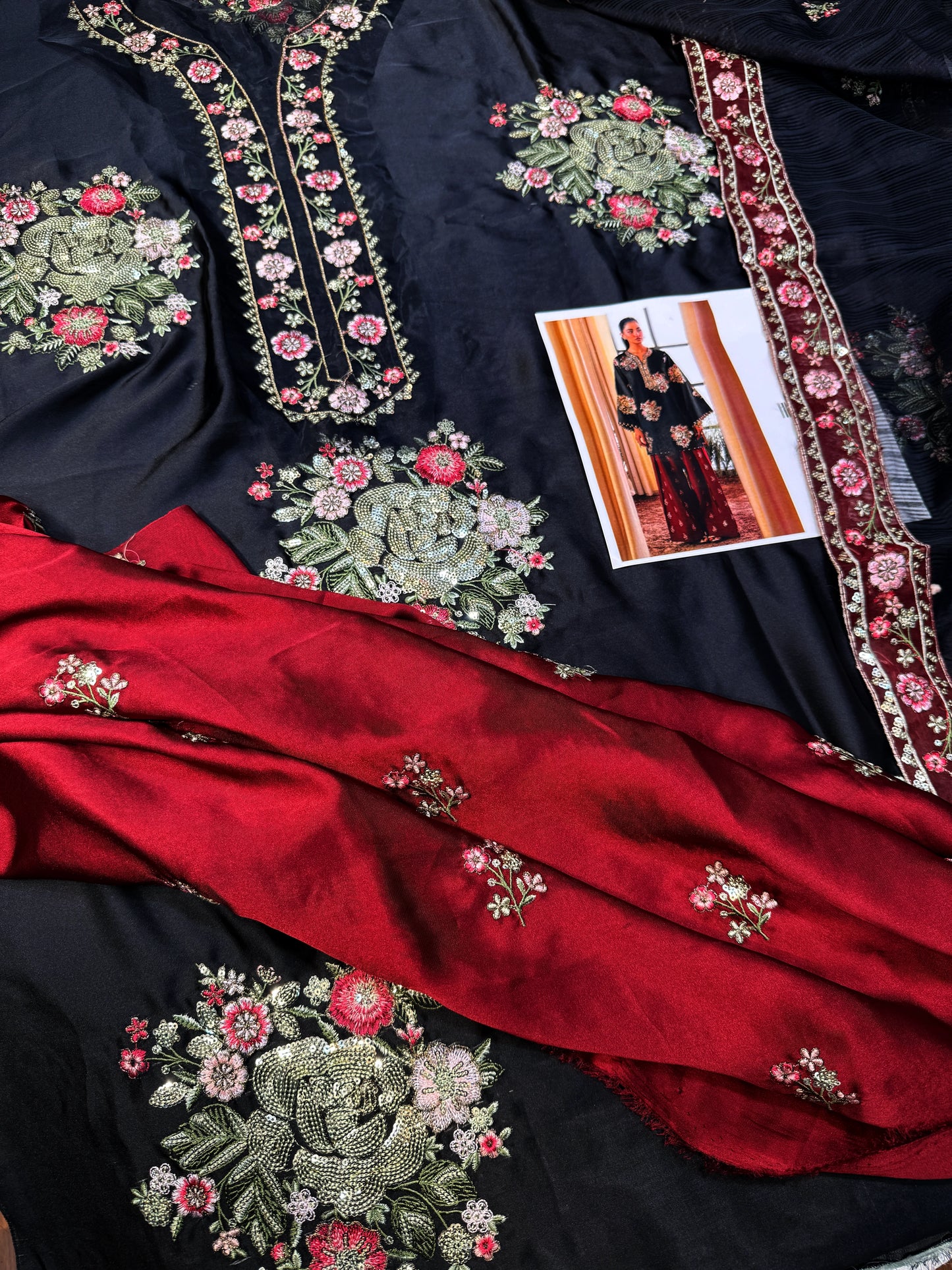 ETHNC SILK EMB BLACK