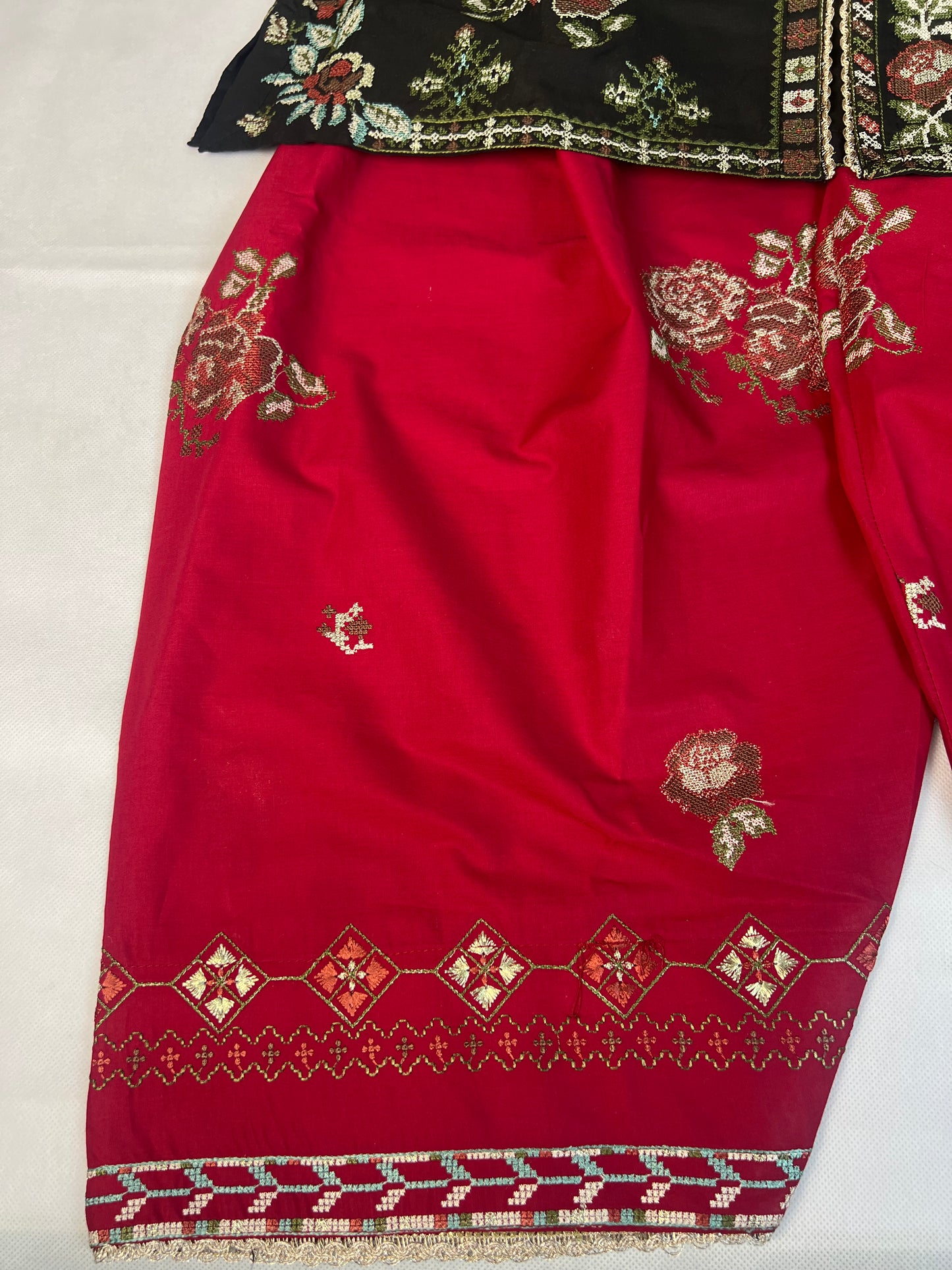 ETHNC BLACK & RED 2PC UNSTICHED