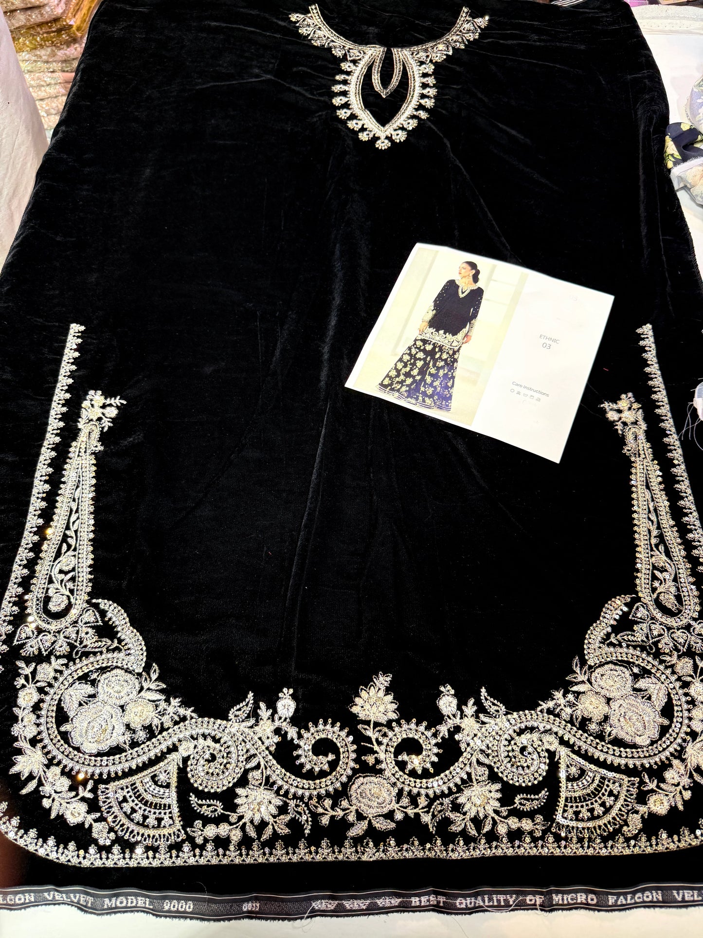 ETHNC VELVET BLACK 2PC