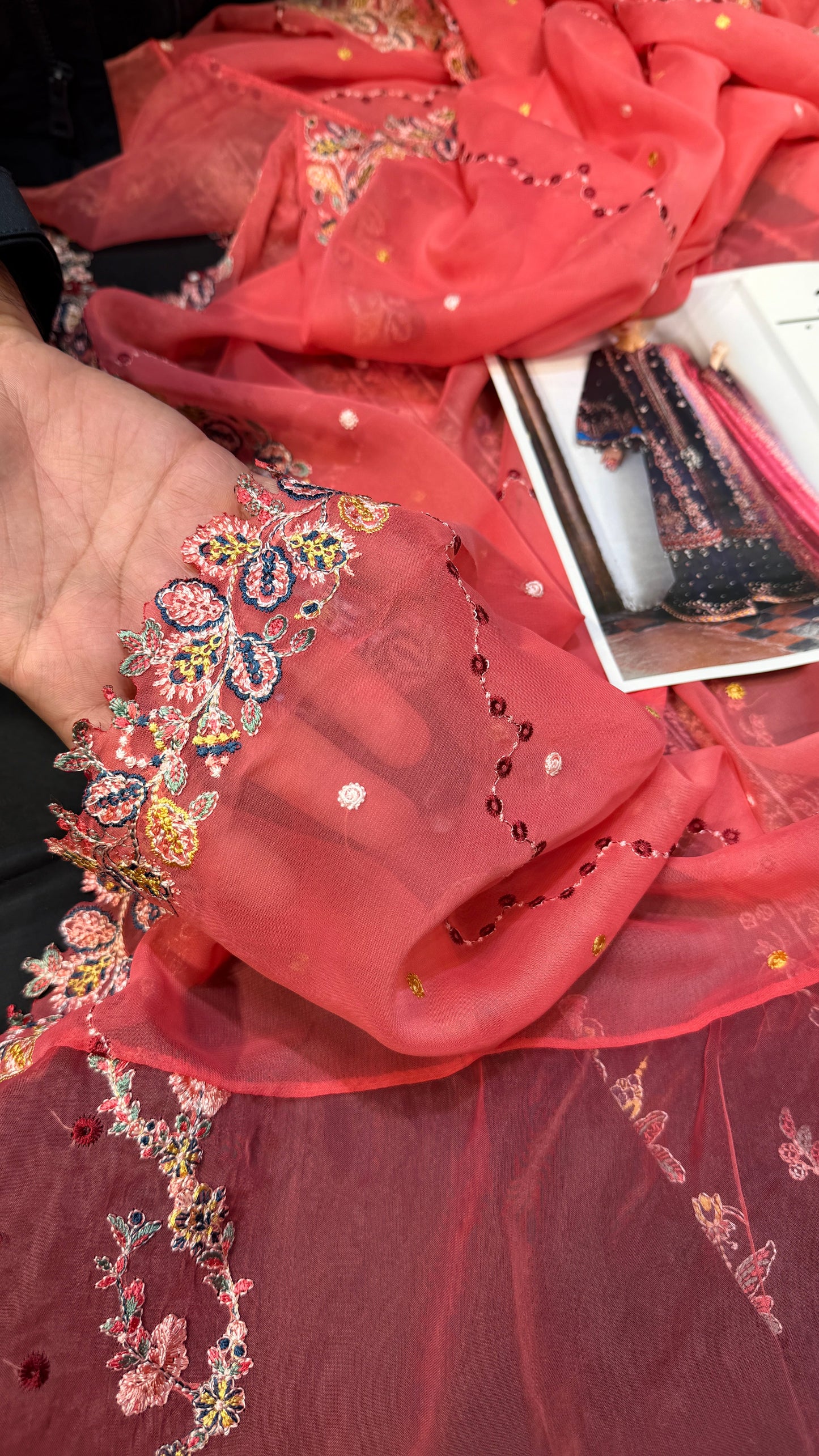 HUSSAIN REHAR LAWN BLIZ  black