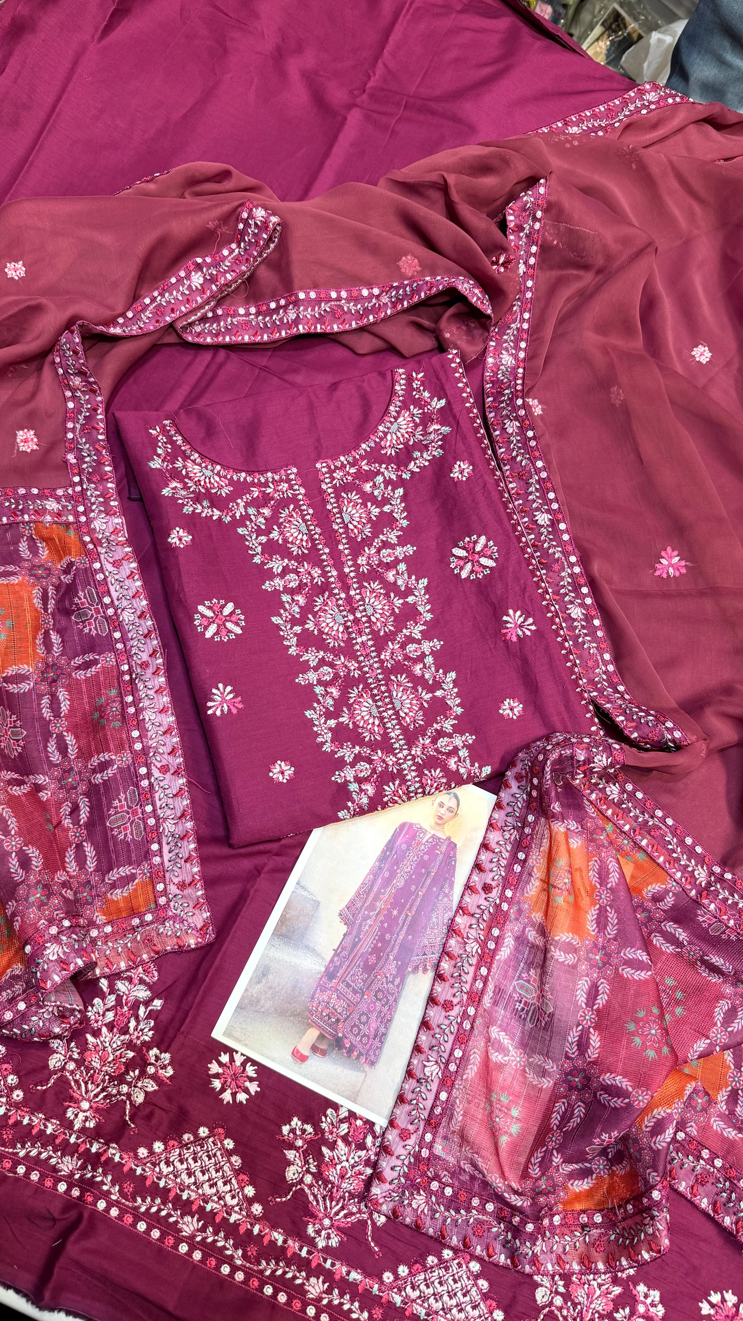 HUSSAIN REHAR LAWN NARGIS