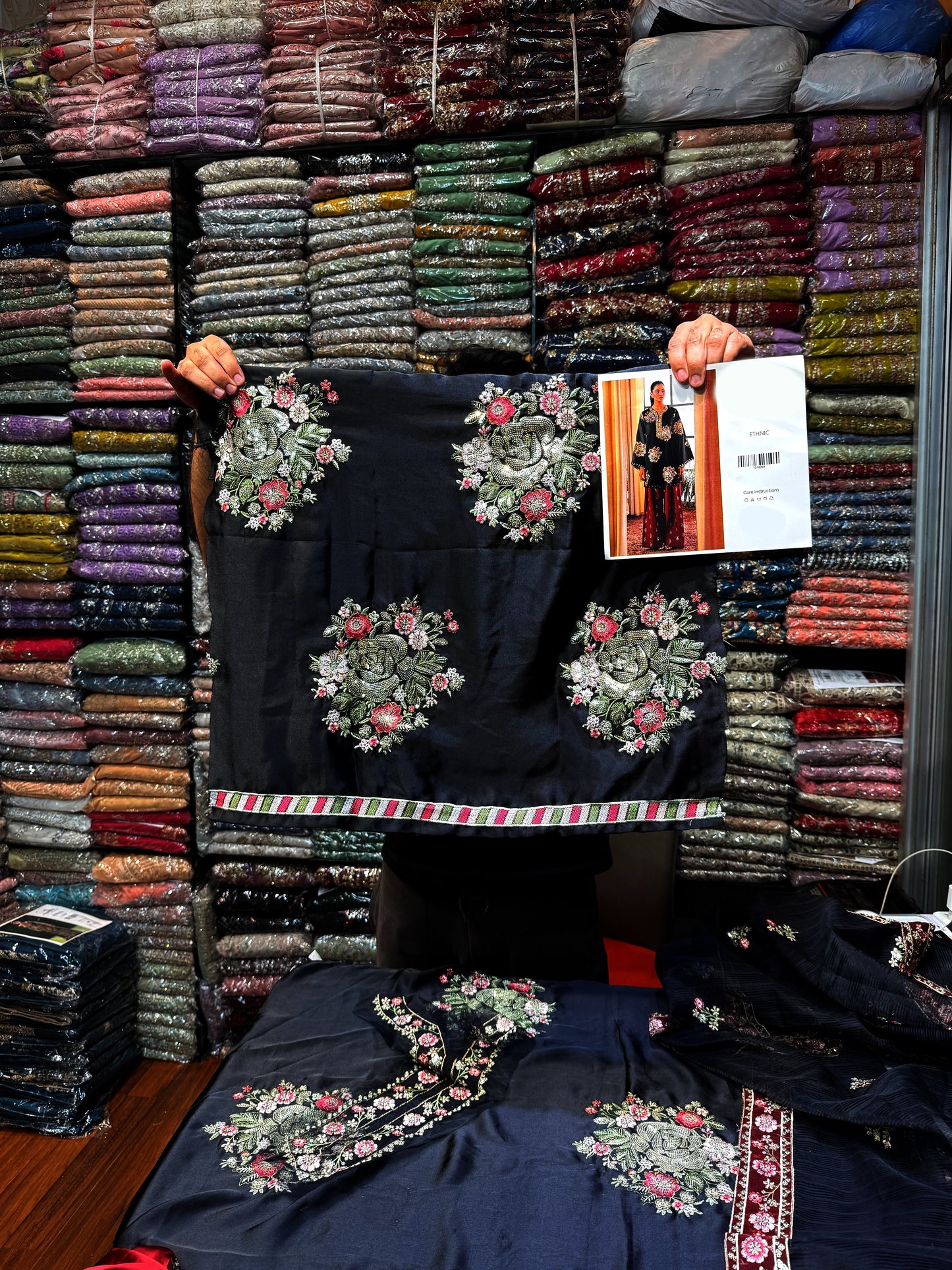 ETHNC SILK EMB BLACK