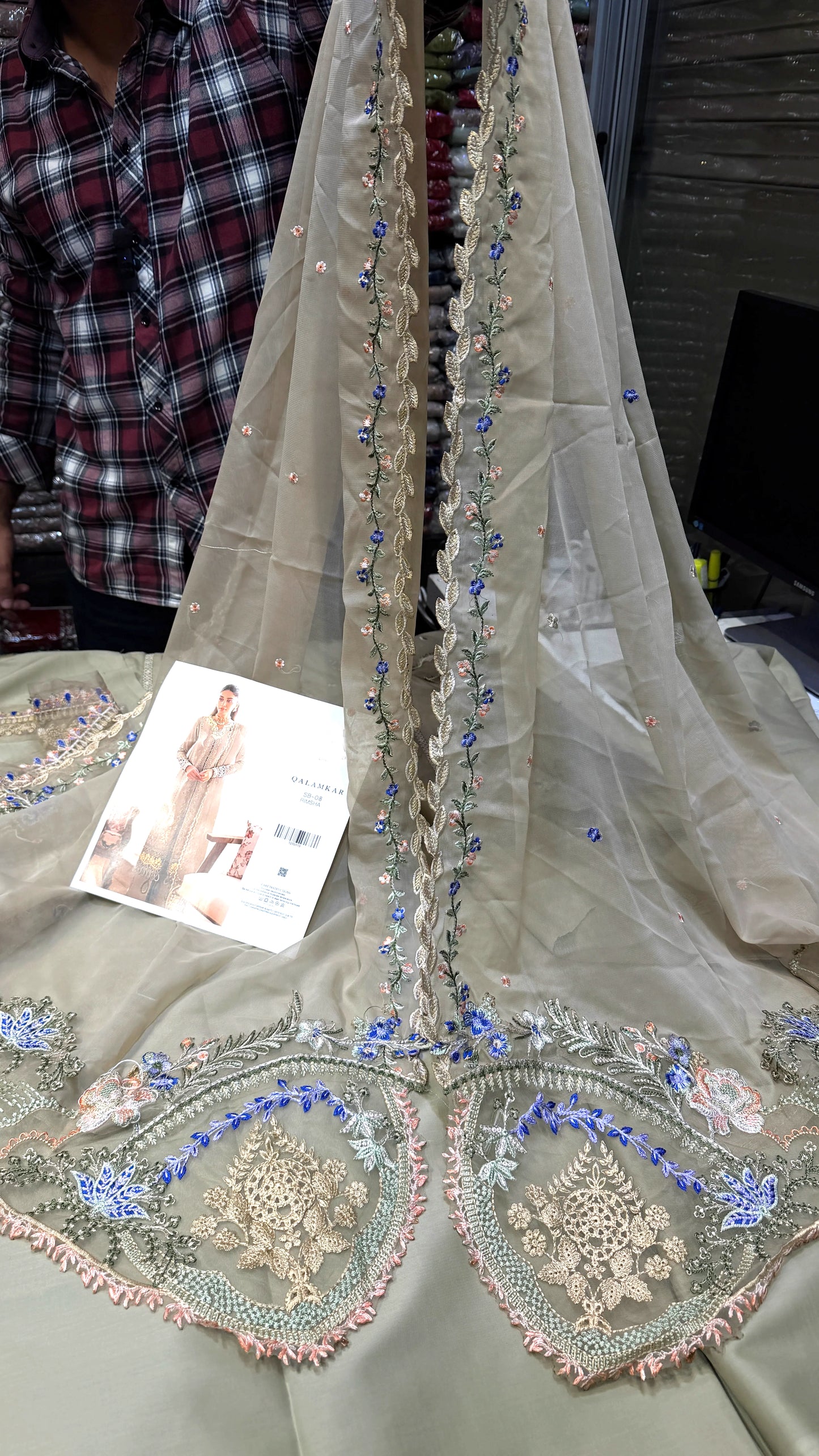 QALAMKAR LAWN SB-08  3 Piece Embroidered