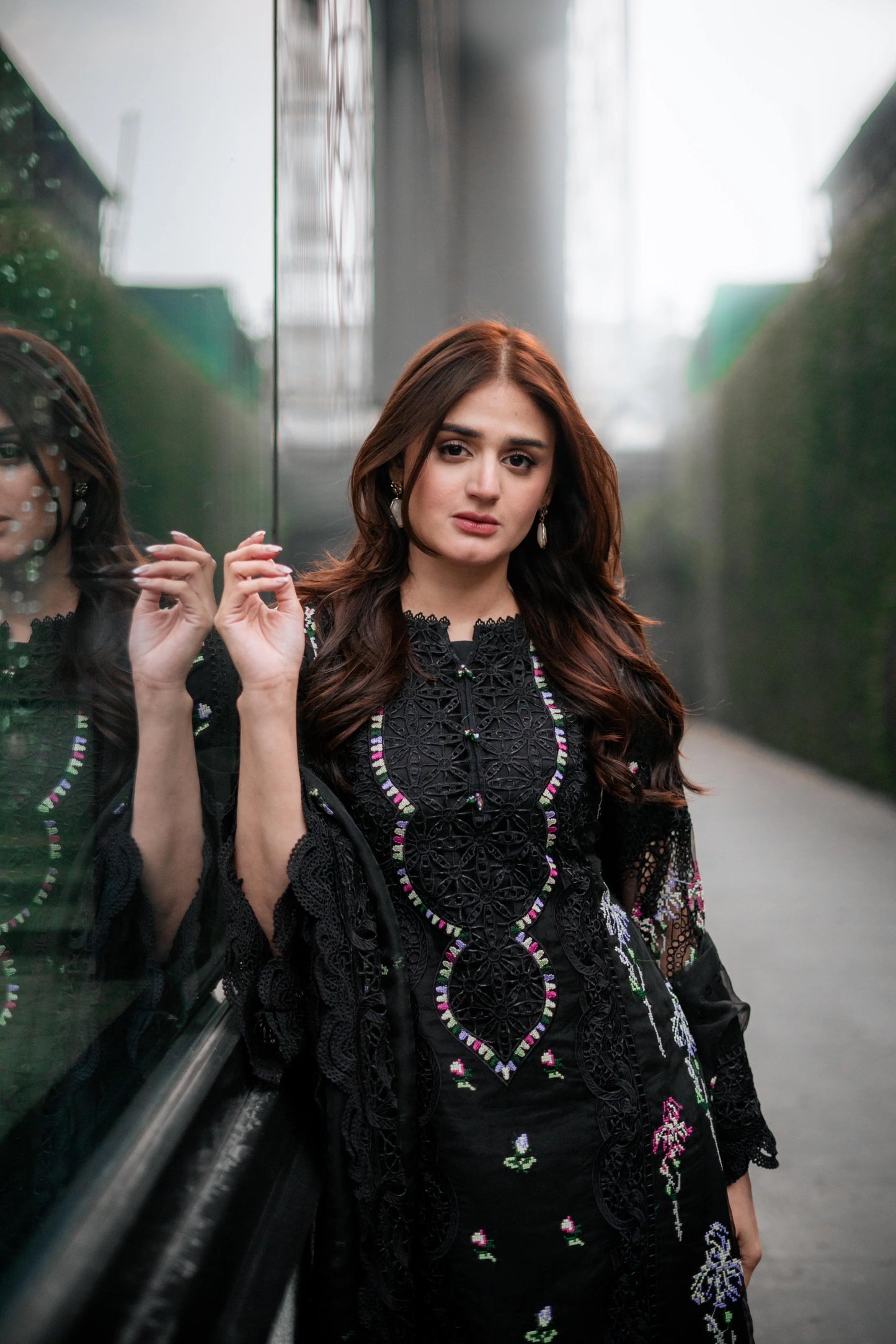 ANEELAS BLACK LAWN 3-PC (DOUBLE NECK)