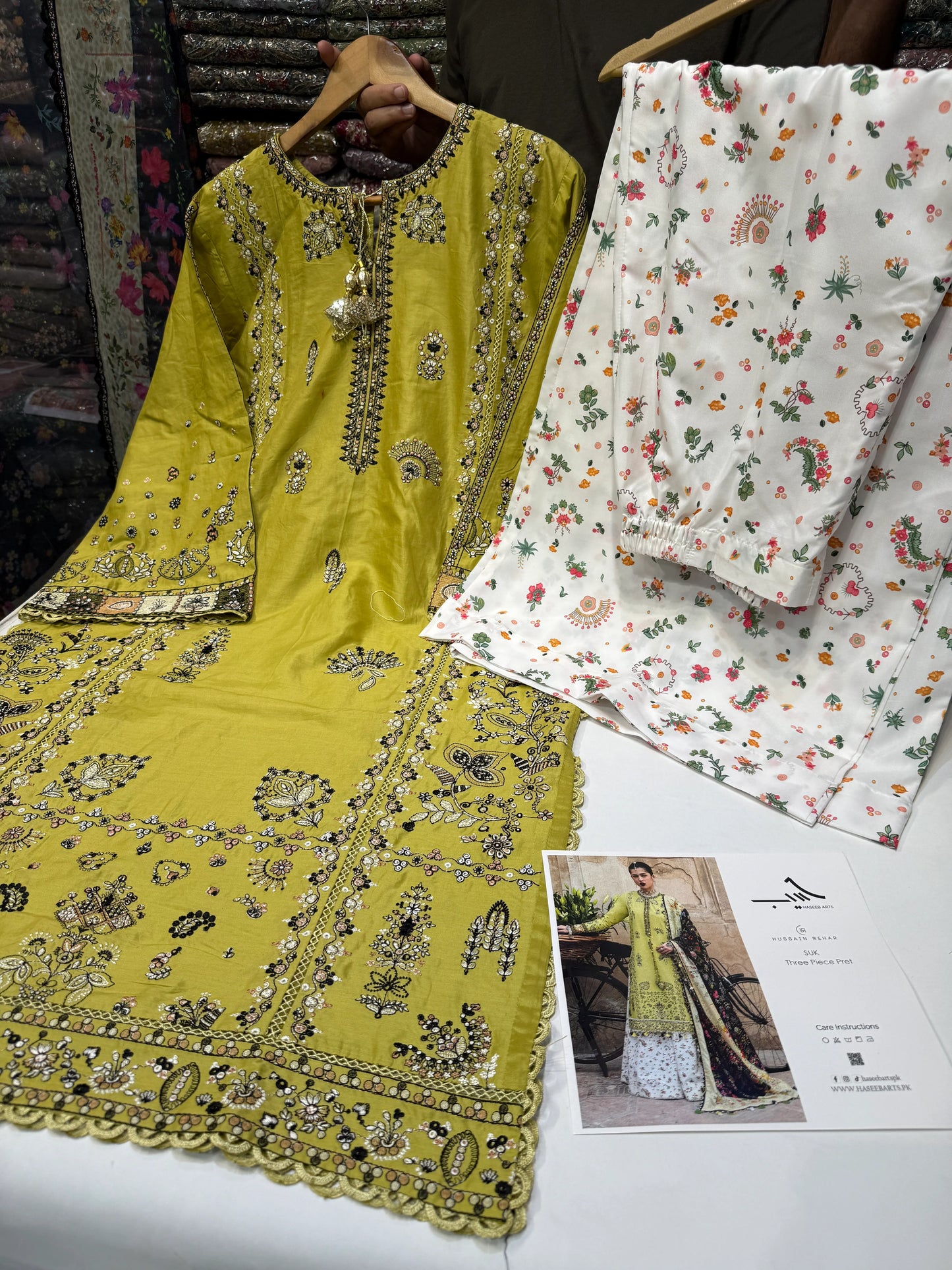 HUSSAIN REHAR STICHED SUK