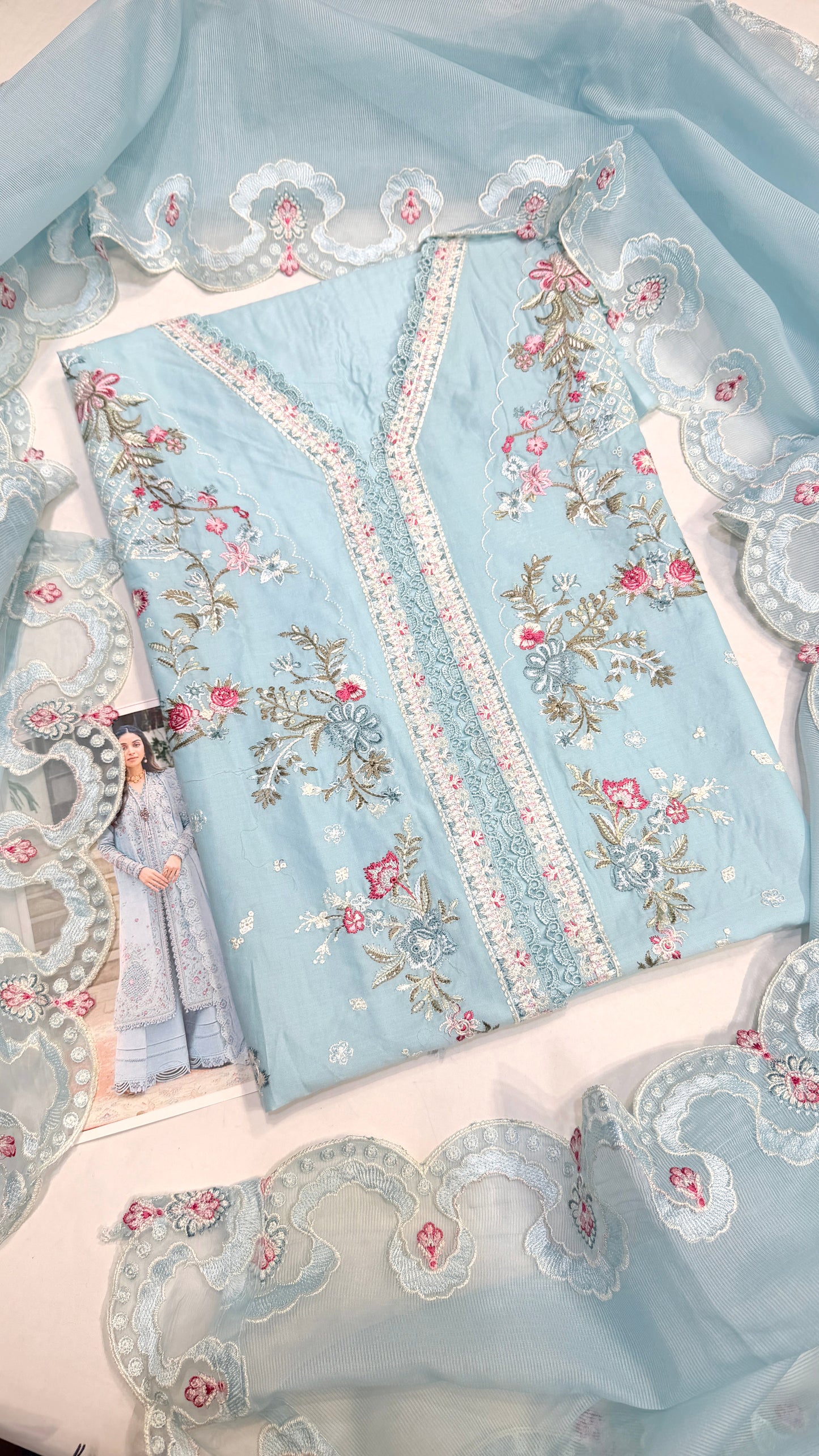 QALAMAKAR LAWN SB04