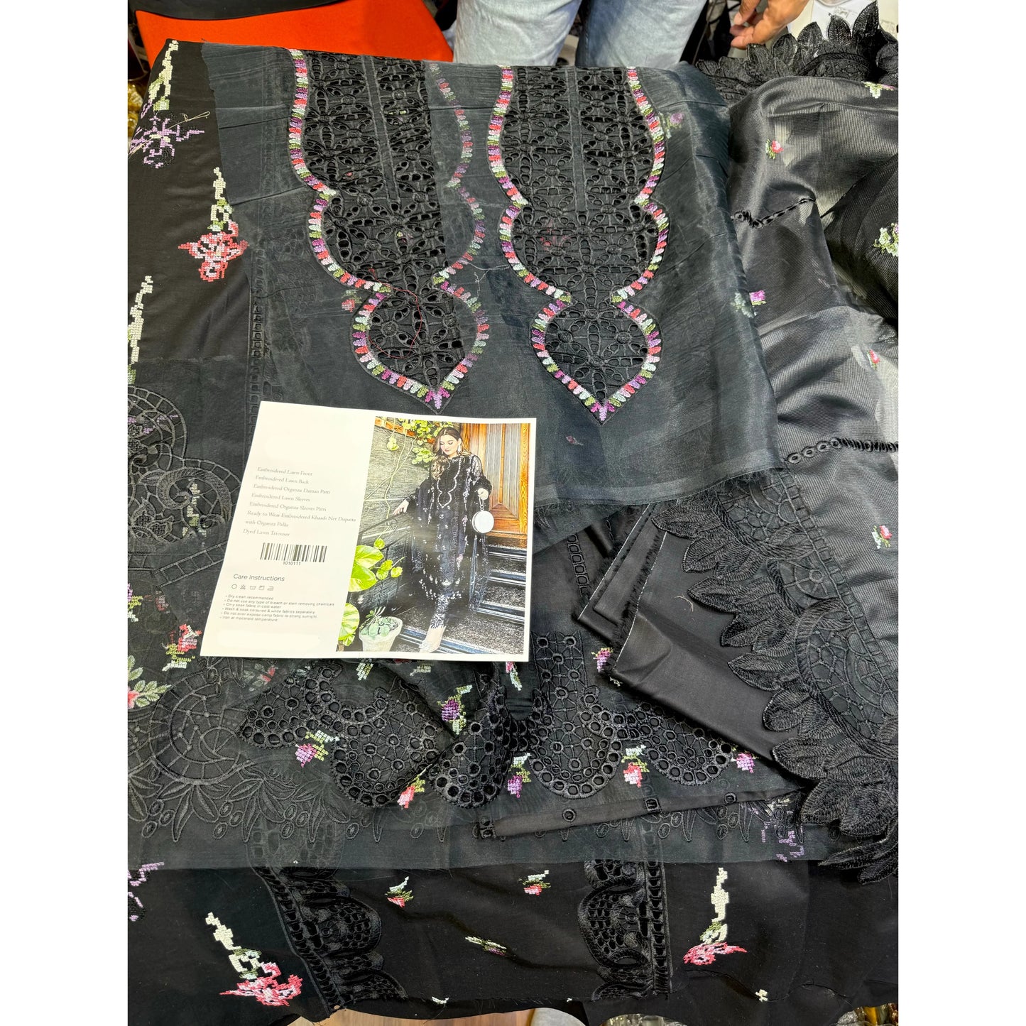 ANEELAS BLACK LAWN 3-PC (DOUBLE NECK)