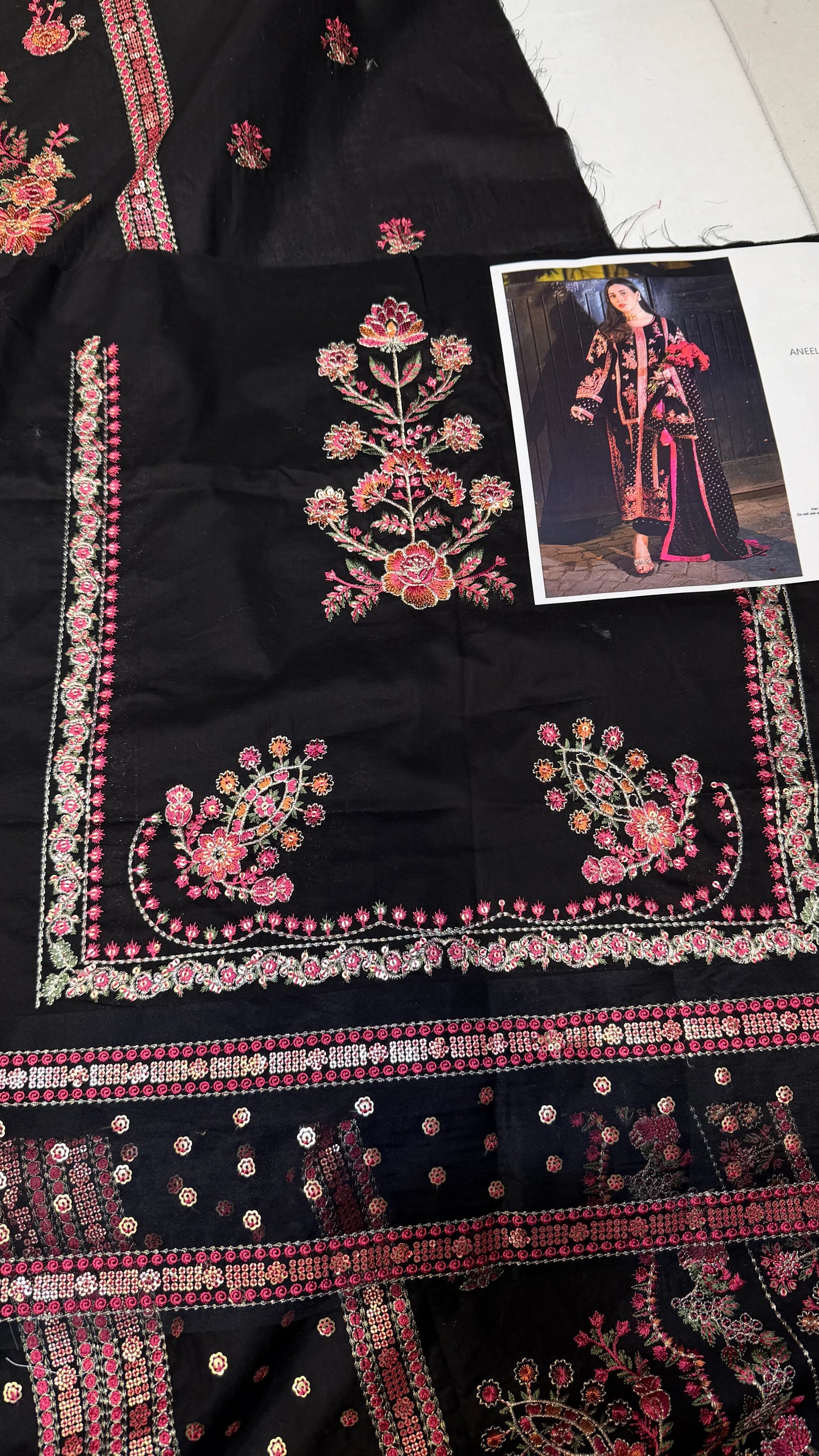 ANEELAS LAWN AVL-01  3 Piece Embroidered