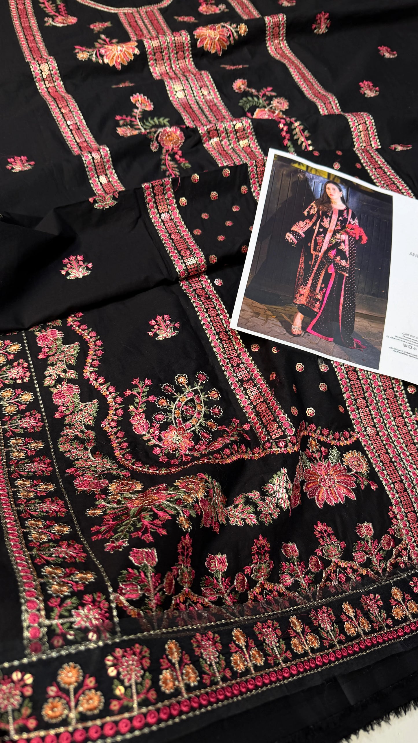 ANEELAS LAWN AVL-01  3 Piece Embroidered