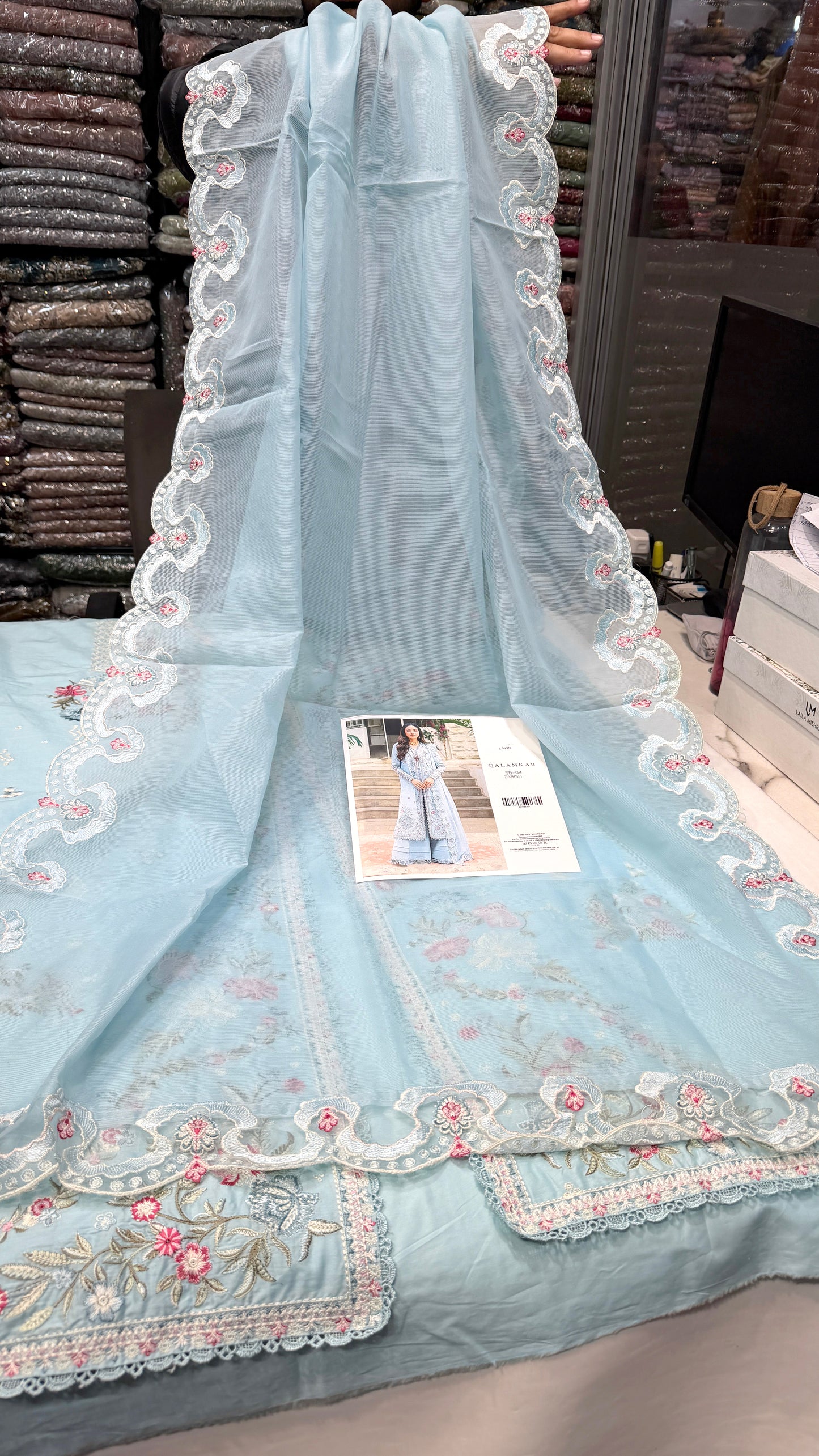 QALAMAKAR LAWN SB04