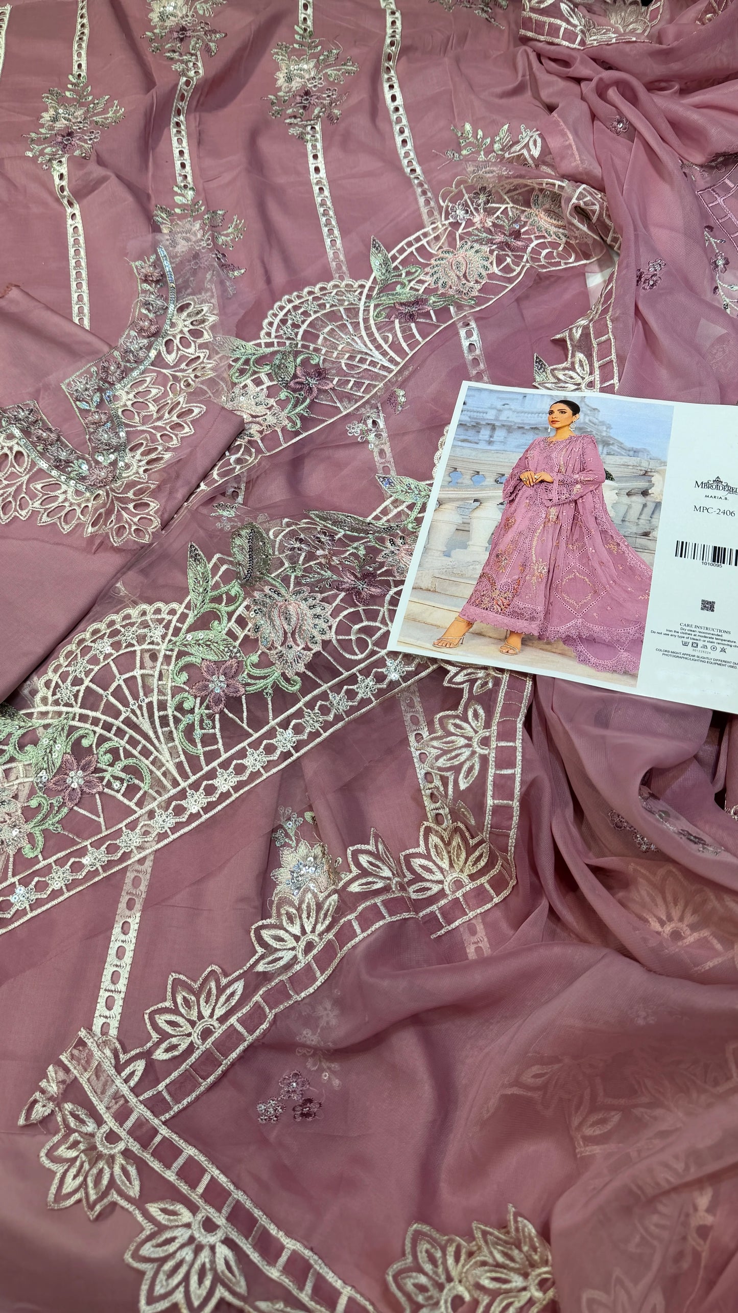 MARIA.B LAWN MPC-2406  3 Piece Embroidered Regular priceRs.6,850.00 PKR