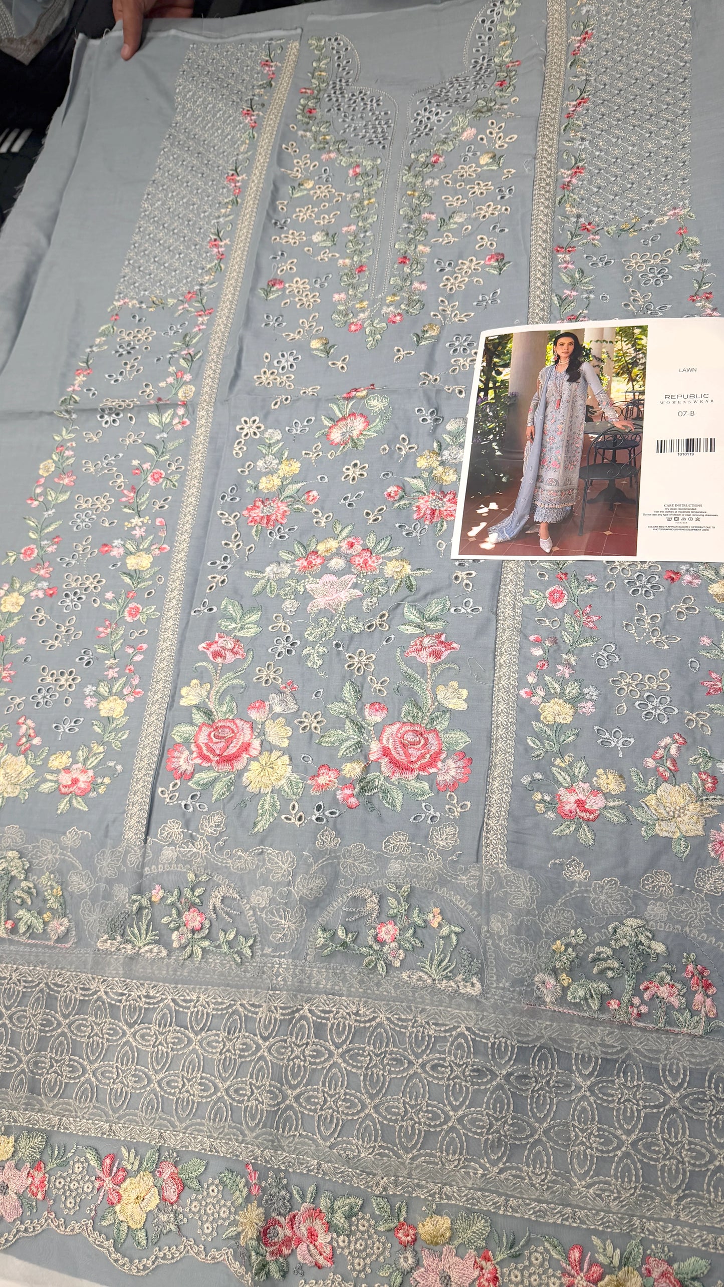 New   REPUBLIC LAWN HOOR