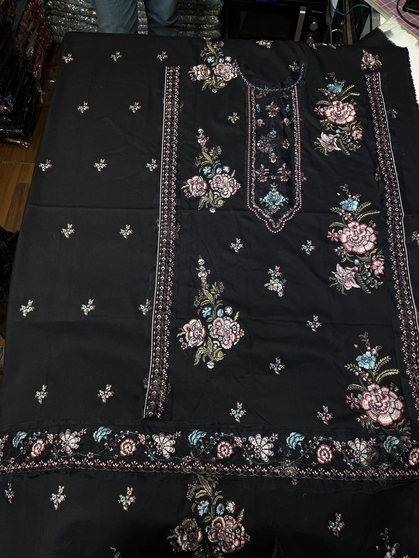 LEELA DHANAK PALACHI SHAWL