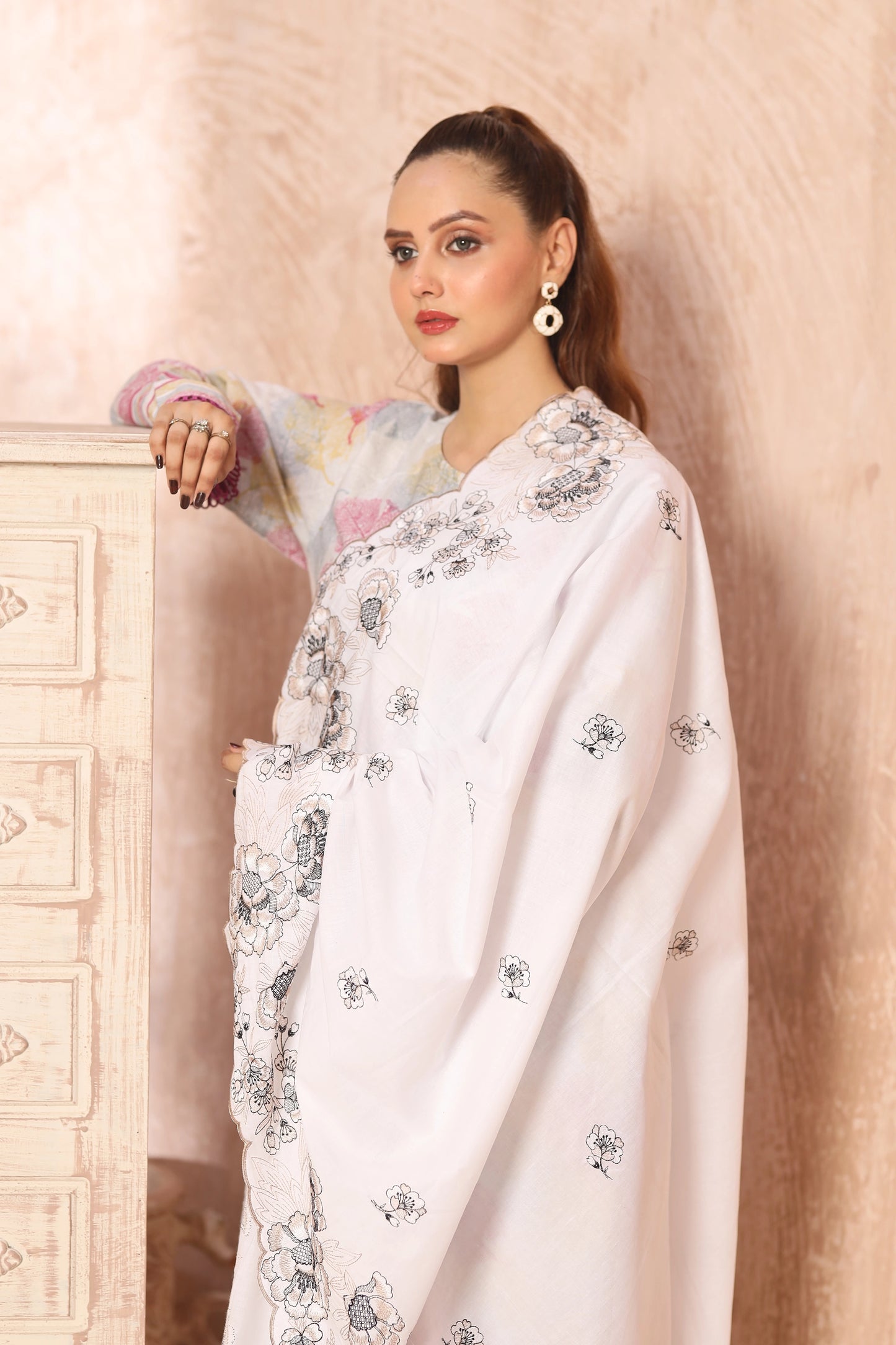 Kayseria  Shawl  Lawn  01