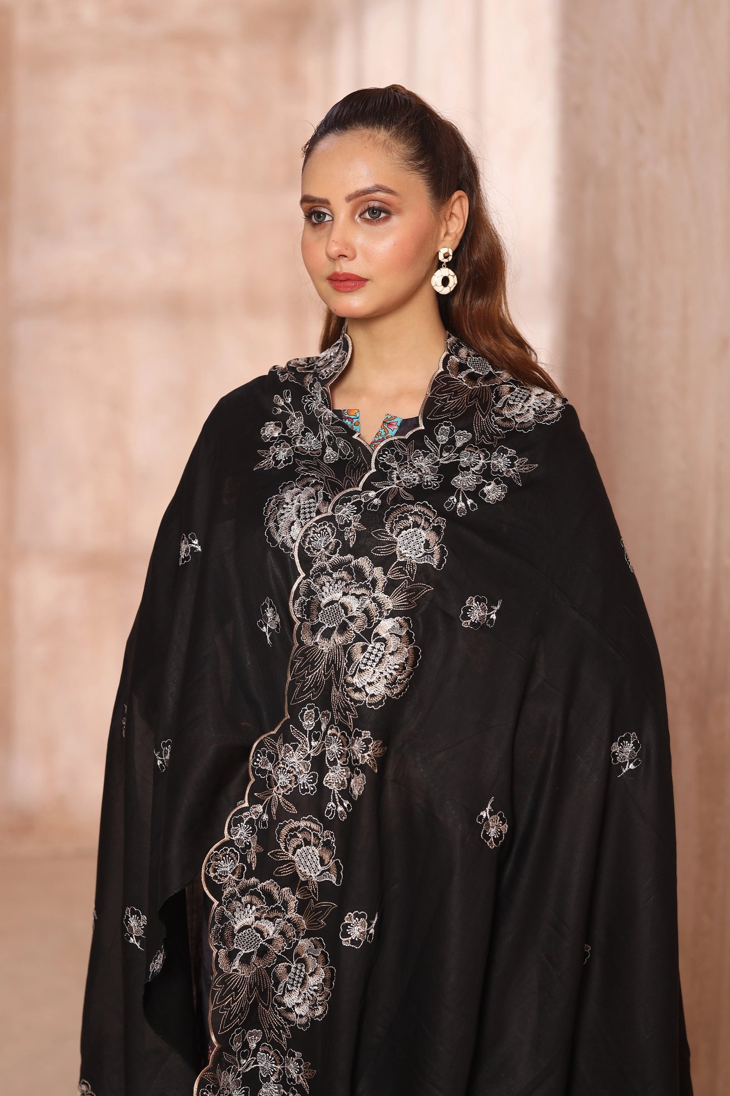 Kayseria Shawl Lawn 02