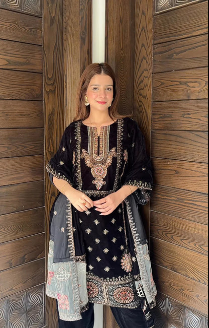 MARIA.B VELVET 01 BLACK