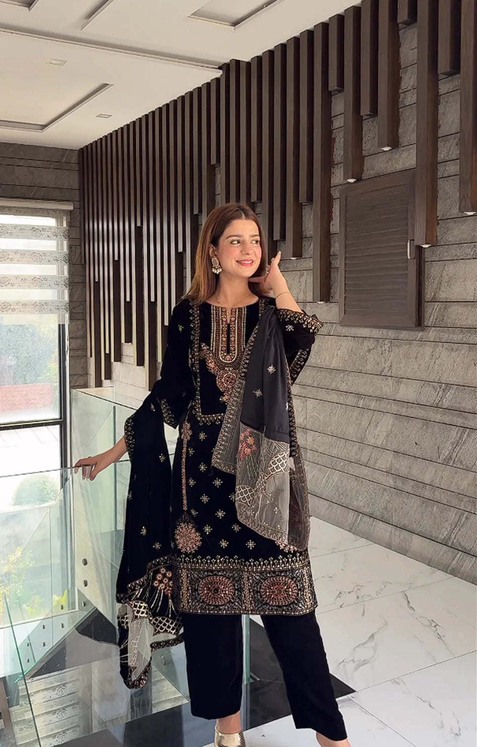 MARIA.B VELVET 01 BLACK