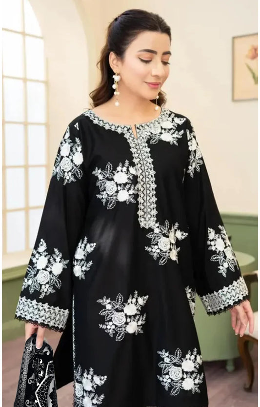 ZARA SHAHJAHAN-BLACK & WHITE